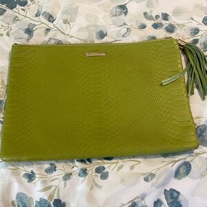 Gigi New York large clutch Like New!